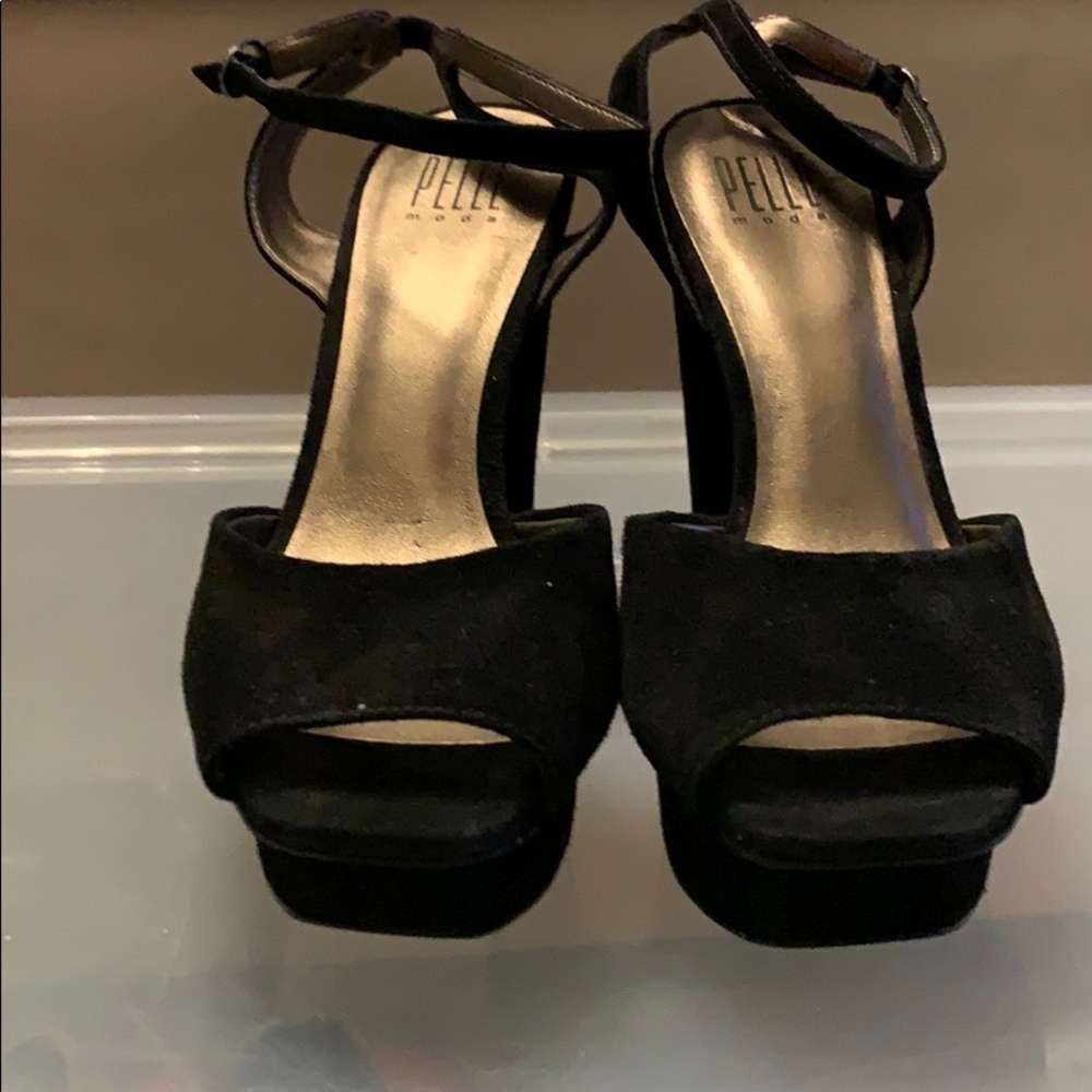 Never worn black platform sandals